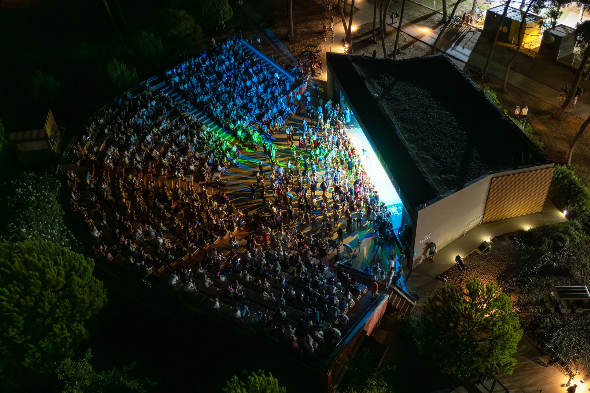 Panoramic night view of an outdoor stage with family entertainment and children’s animations at Zaton Holiday Resort. Zaton Holiday Resort