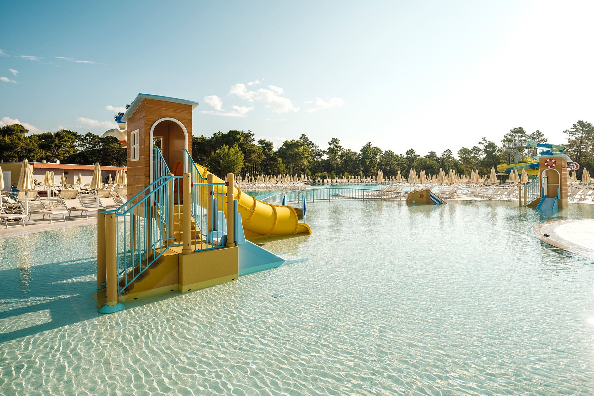 Forest Oasis Pool Zone im Zaton Holiday Resort Forest Oasis Pool Zone mit Rutschen und flachem Becken im Zaton Holiday Resort