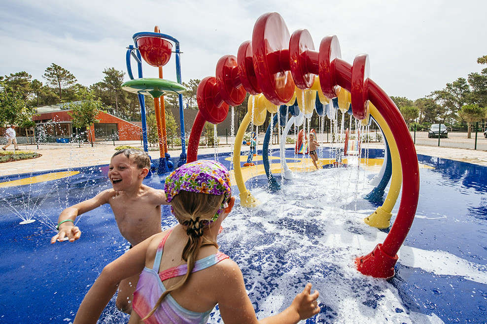 Nehmen Sie an der ausgelassenen Stimmung im Resort teil