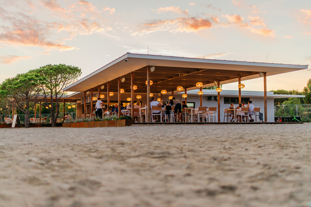 Beach Restaurant & Bar Mareta at Zaton Holiday Resort 