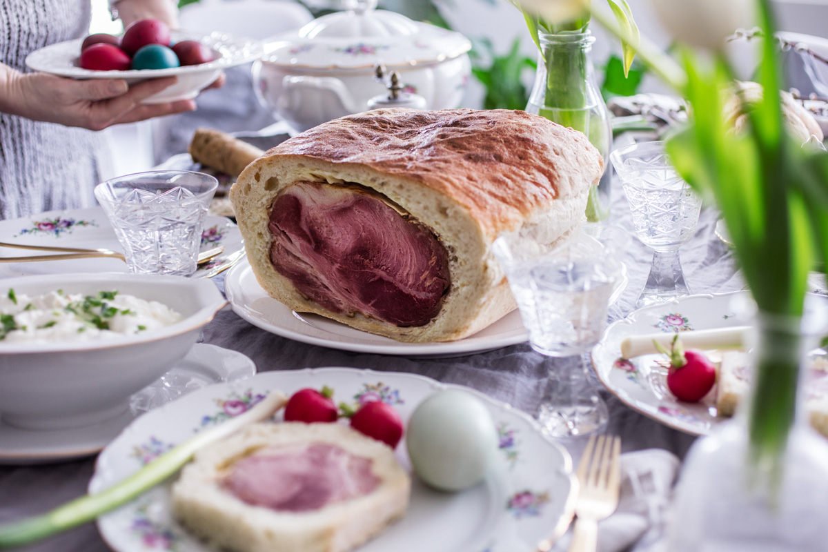 Festlicher Ostertisch (Foto von Maja Danica Pečanić; Fotoquelle: CNTB)