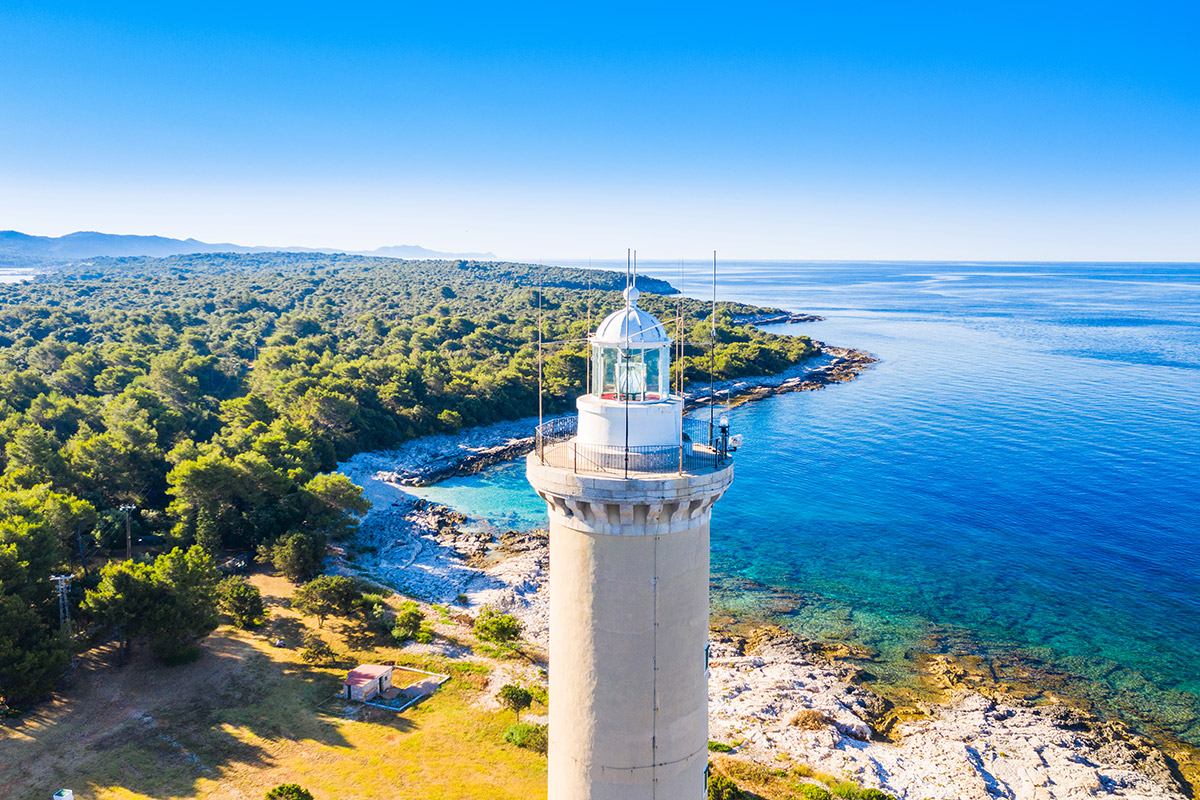 Schöne bewahrte Natur in der Region Zadar