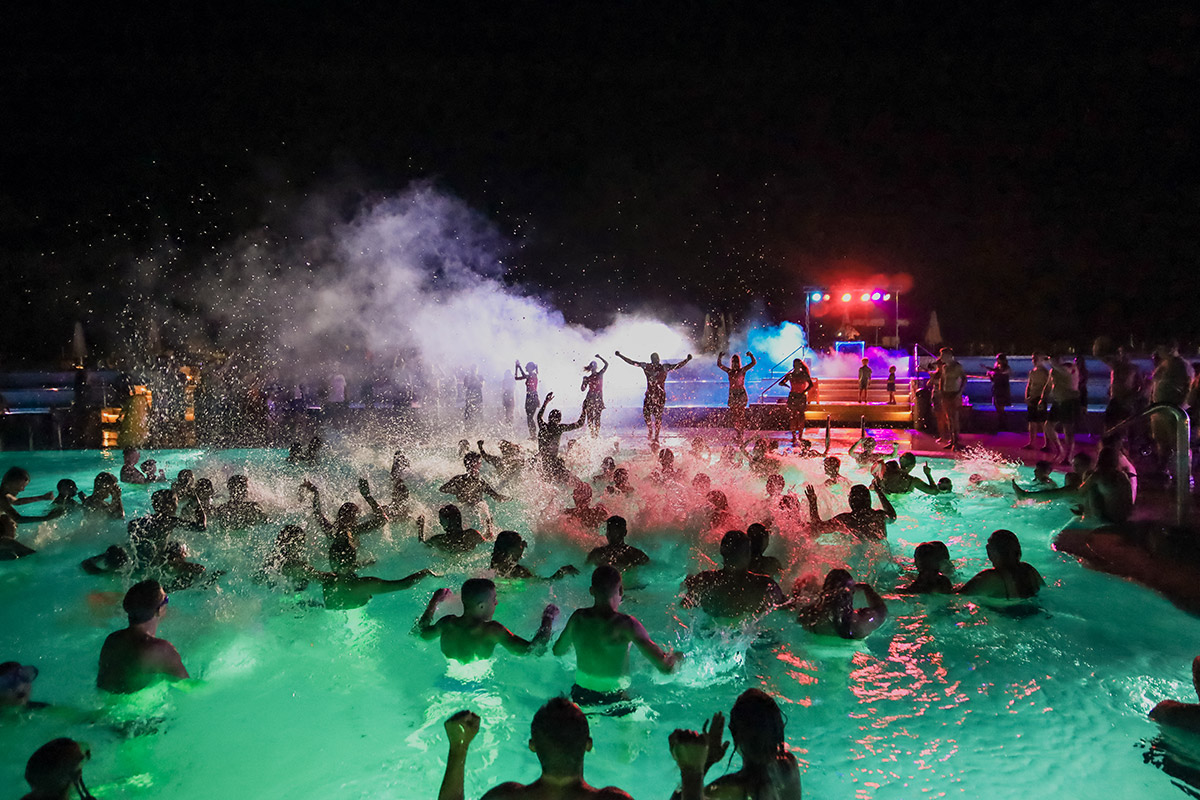 Poolparty im Zaton Holiday Resort