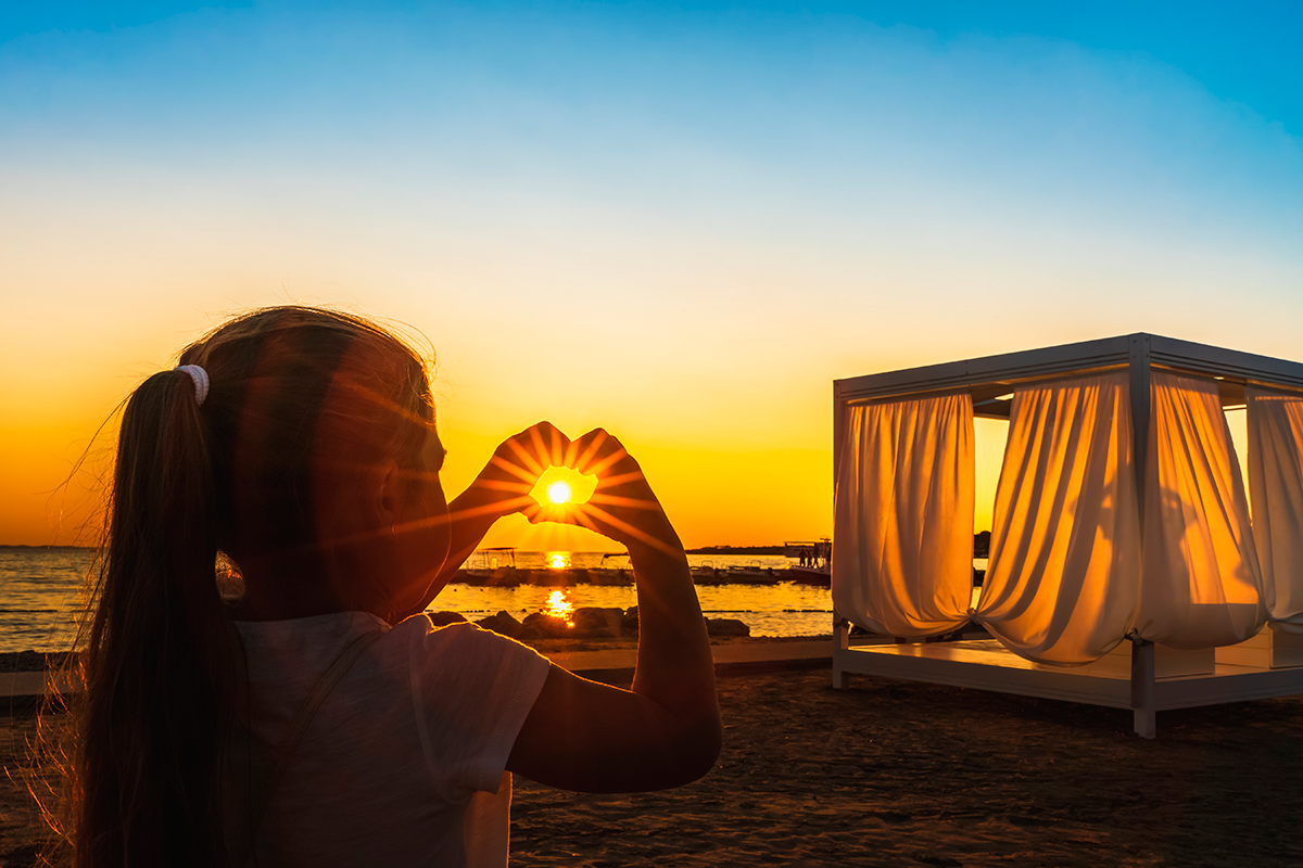 Wunderschöner Sonnenuntergang im Zaton Holiday Resort, Region Zadar