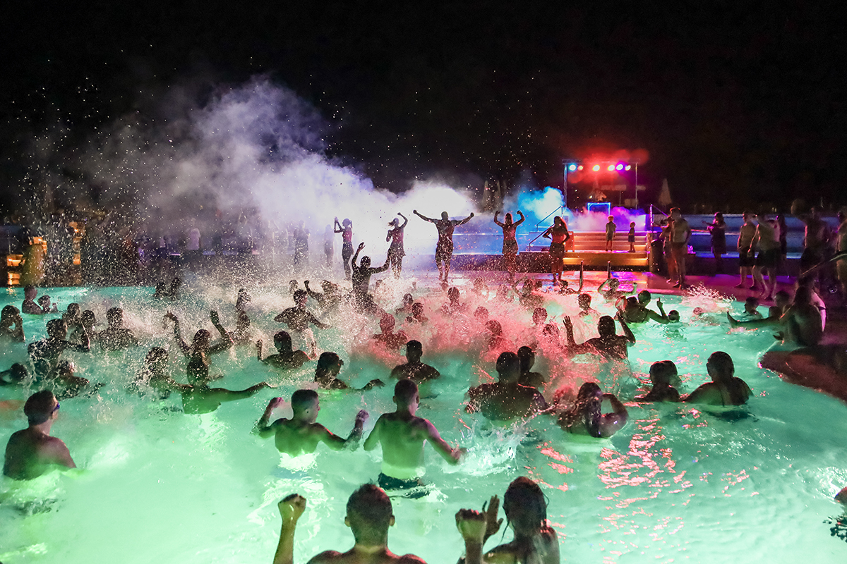 Pool-Party im Zaton Holiday Resort