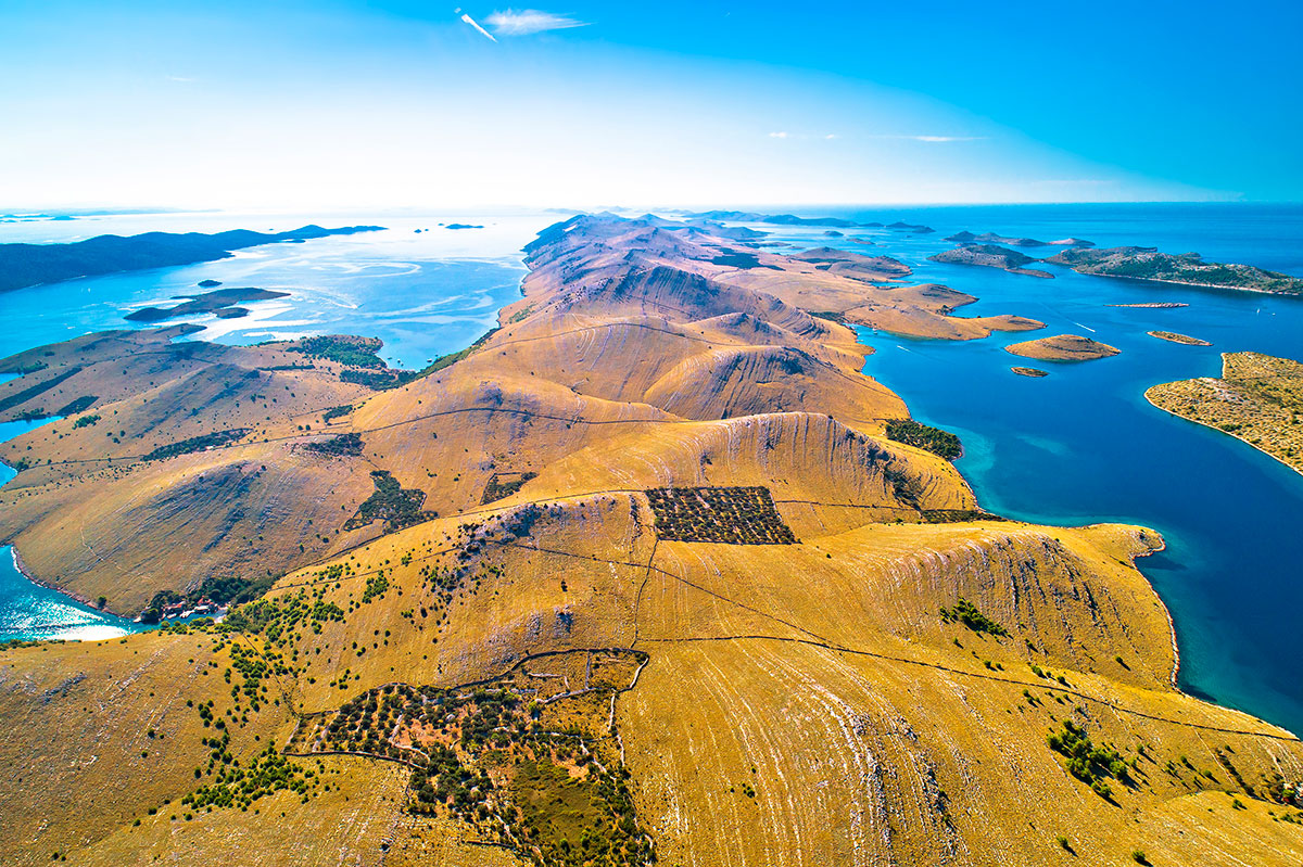 Atemberaubendes Meer und Inseln in der Region Zadar