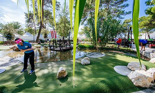 Mini golf for mighty fun