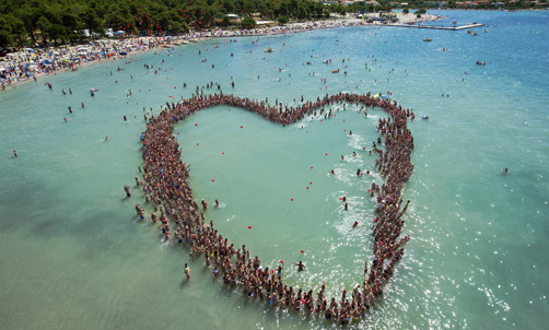 World’s largest heart beat at Zaton Holiday Resort